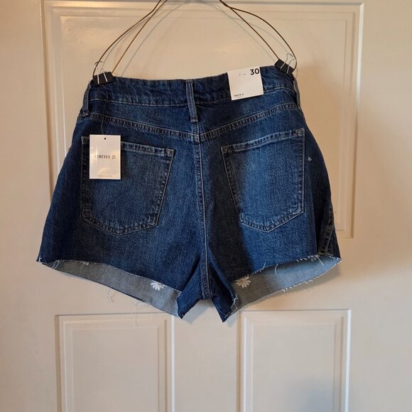Forever 21 Daisy Jean shorts - Picture 2 of 2